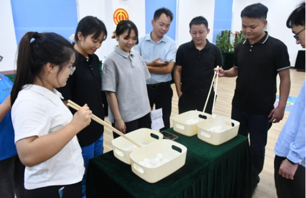 20251001 最美中國(guó)紅！海螺新材各單位國(guó)慶氛圍已“拉滿”975