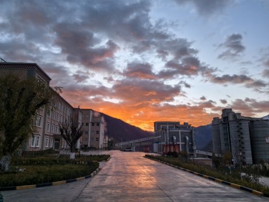 八宿海螺斯珍——廠(chǎng)穹流霞_副本