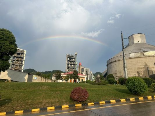 貴陽(yáng)海螺，一橋飛架，蘇金鳳_副本