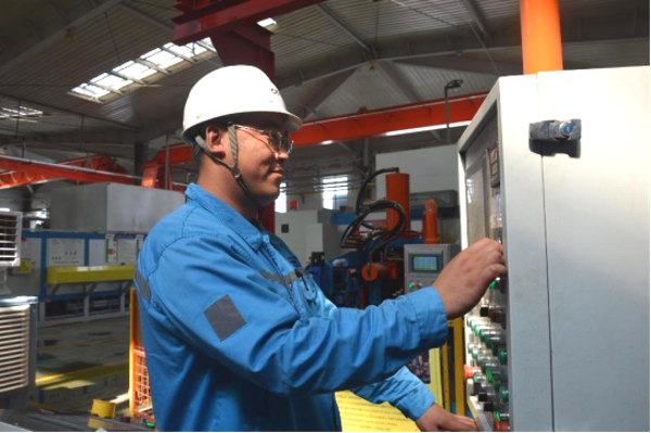 (定)2025.2.17錘煉技藝精益求精,做新時(shí)代最美奮斗者——先進(jìn)工作者李健810 (定)2025.2.17錘煉技藝精益求精,做新時(shí)代最美奮斗者——先進(jìn)工作者李健810